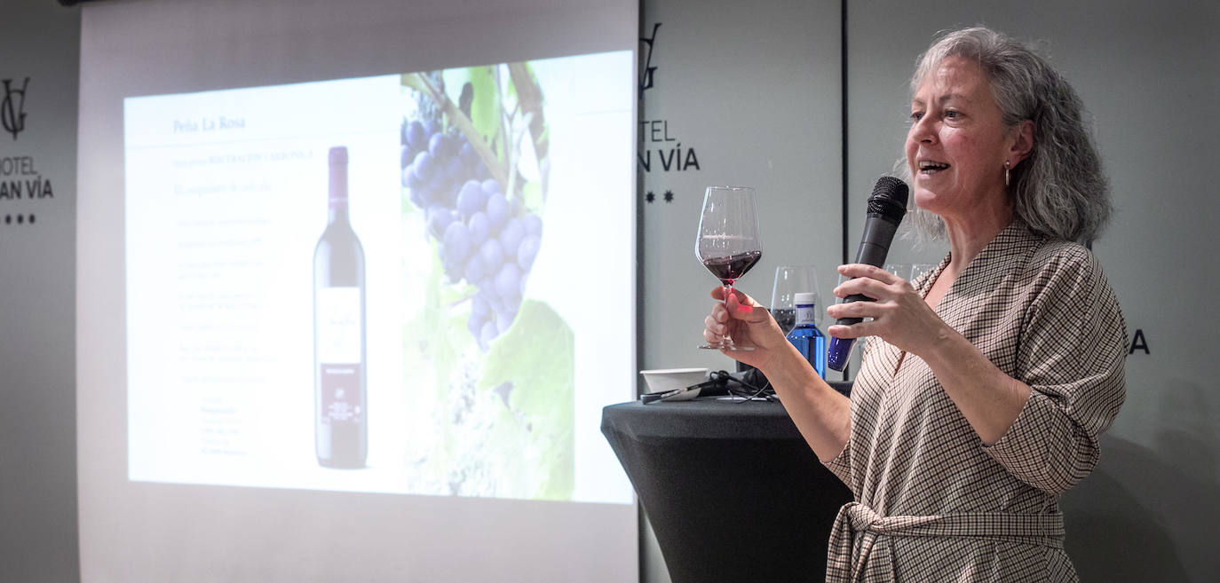 Fotos: Pilar Fernández Eguíluz (Peña la Rosa, Ábalos) protagonizó el club de catas