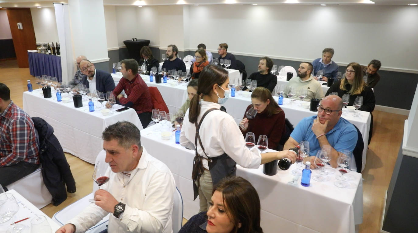 Fotos: Pilar Fernández Eguíluz (Peña la Rosa, Ábalos) protagonizó el club de catas