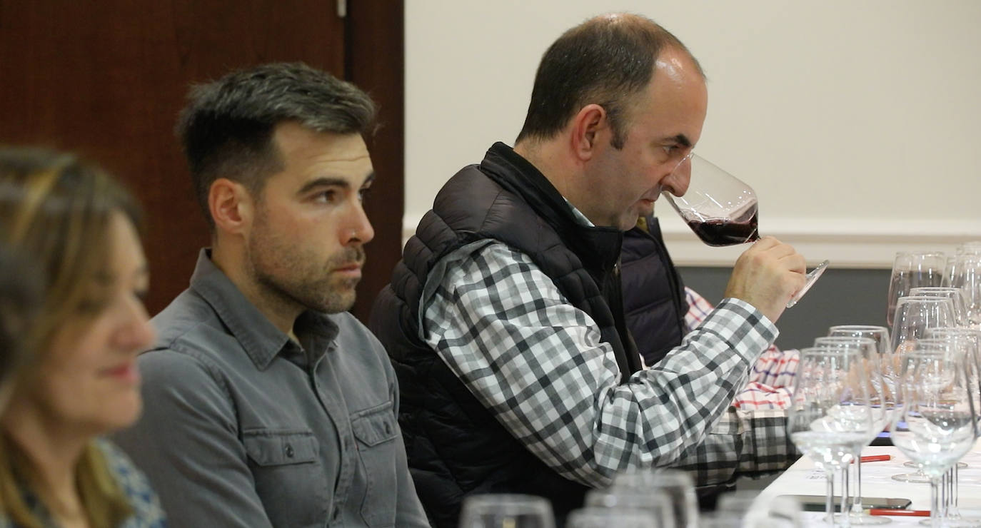 Fotos: Pilar Fernández Eguíluz (Peña la Rosa, Ábalos) protagonizó el club de catas