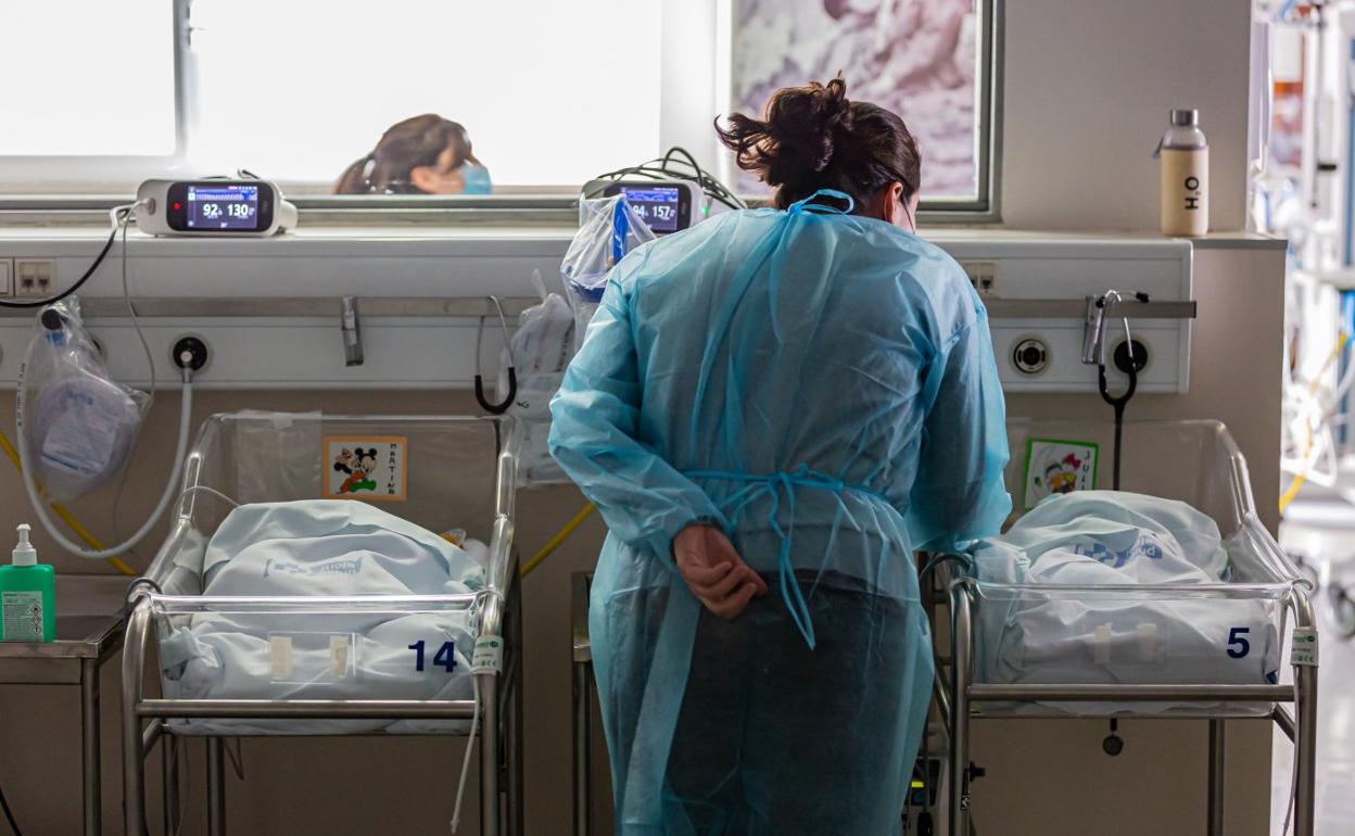 Servicio de neonatología del Hospital San Pedro. 