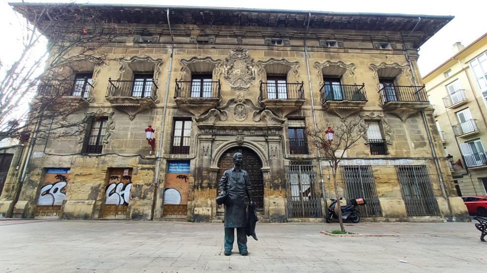 Palacio de la Cruz, comprado hace tres años para crear en él un hotel. 