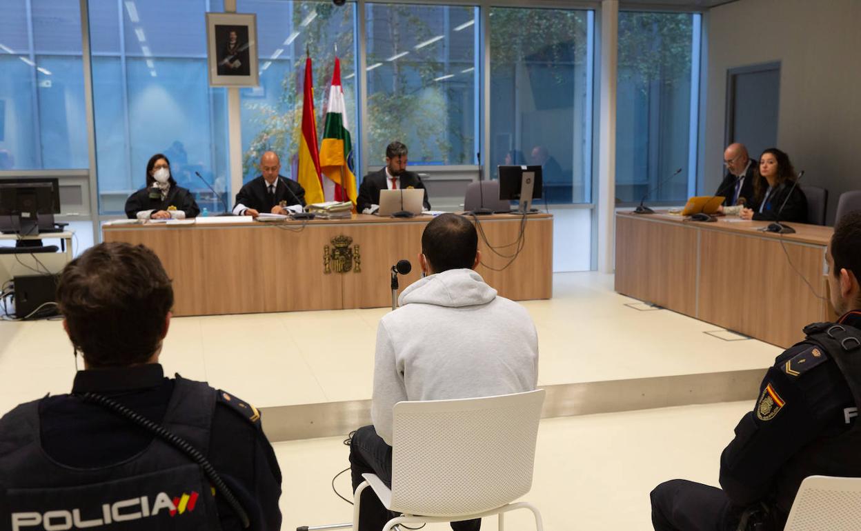 El acusado, durante la vista de conformidad celebrada en la Audiencia Provincial. 