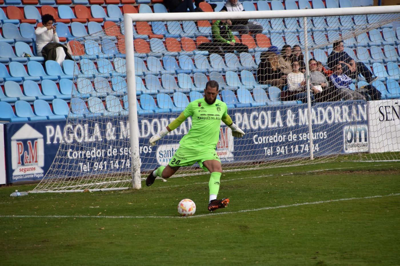 'Limones' en un saque de portería el domingo en La Planilla. 