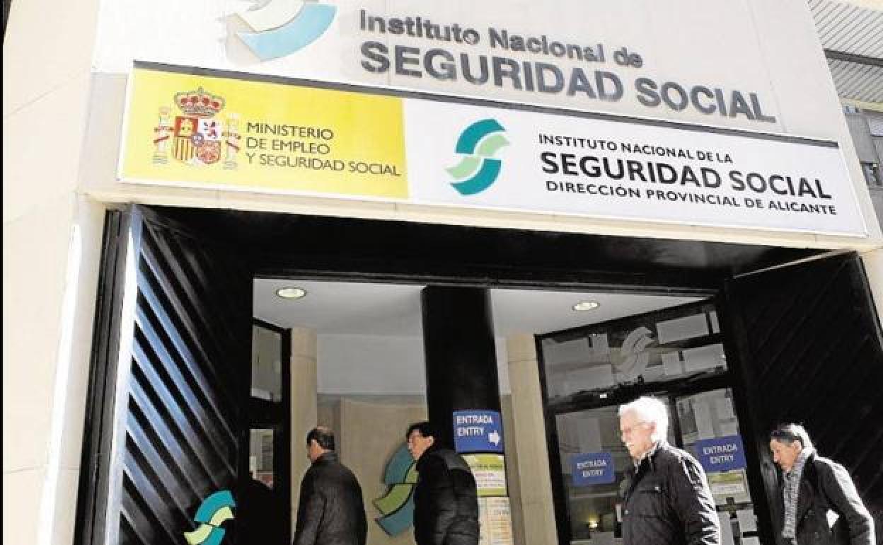 Importante aviso de la Seguridad Social por la suspensión «temporal» de algunos de sus trámites