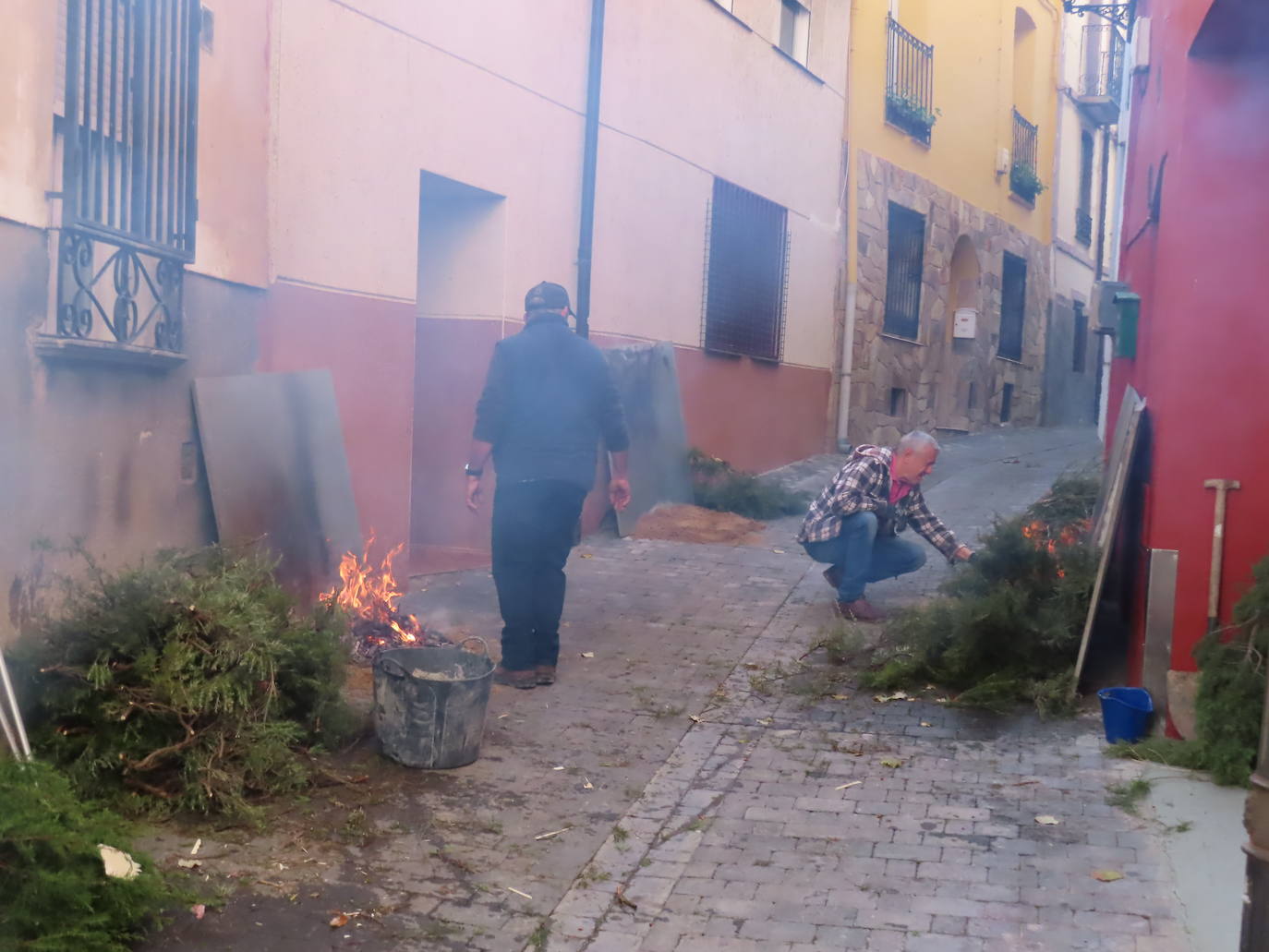 Fotos: Arnedillo recupera la Procesión del Humo tras la pandemia