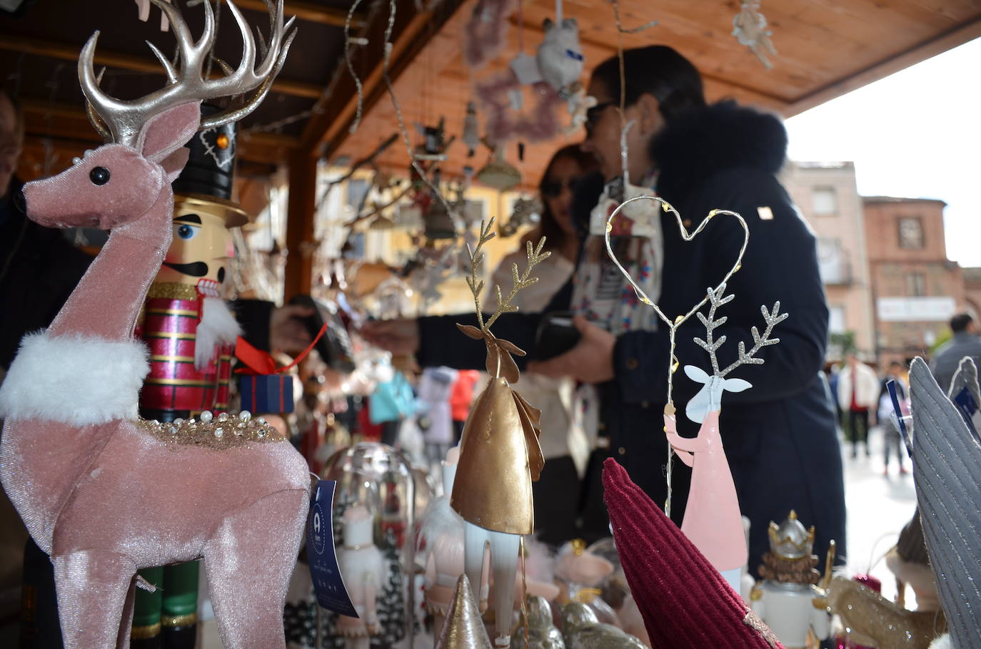 Fotos: Abierto el mercado navideño de Calahorra