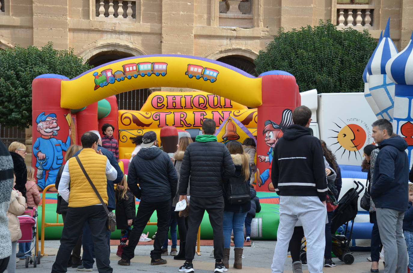 Fotos: Abierto el mercado navideño de Calahorra