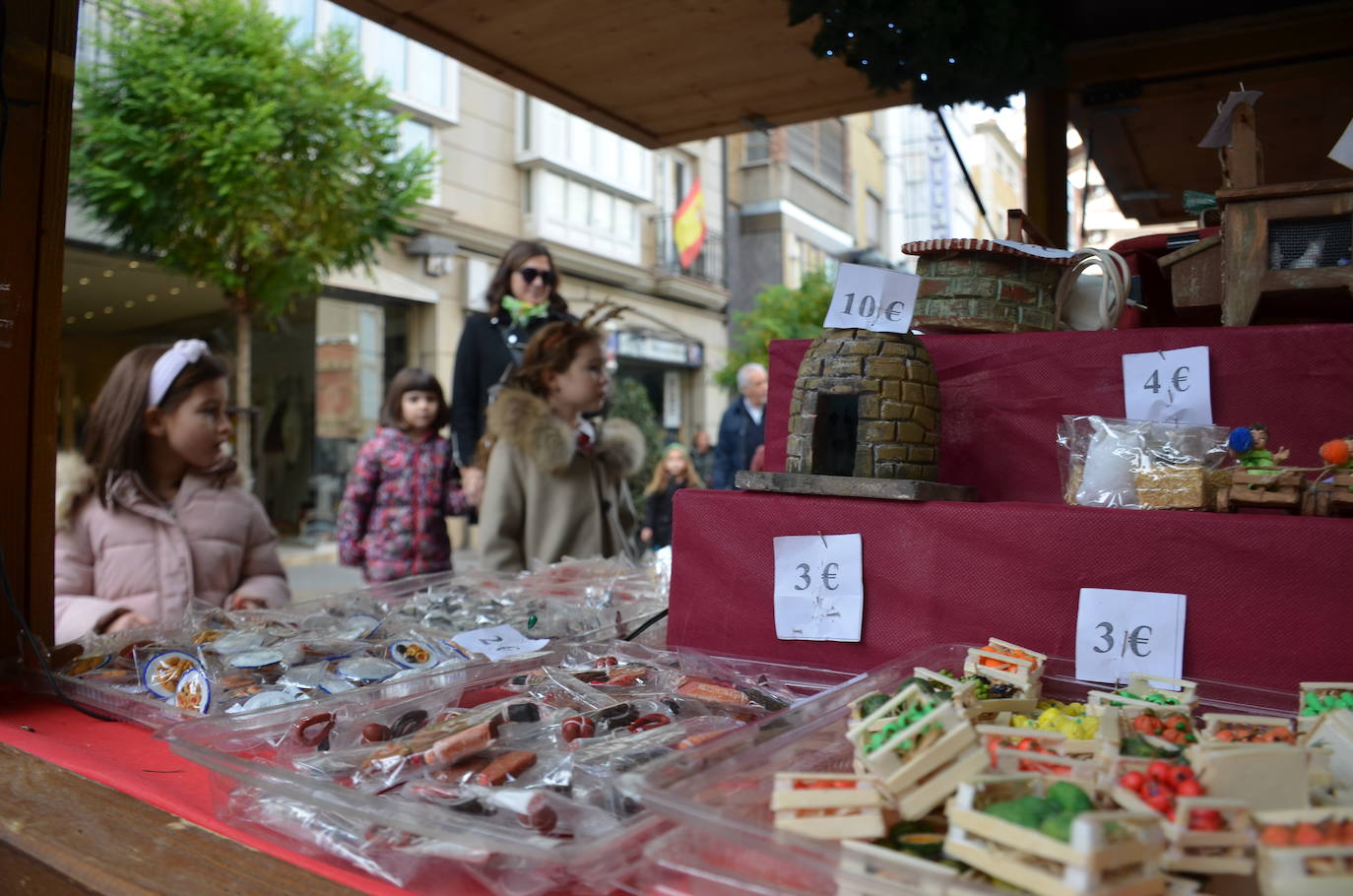 Fotos: Abierto el mercado navideño de Calahorra