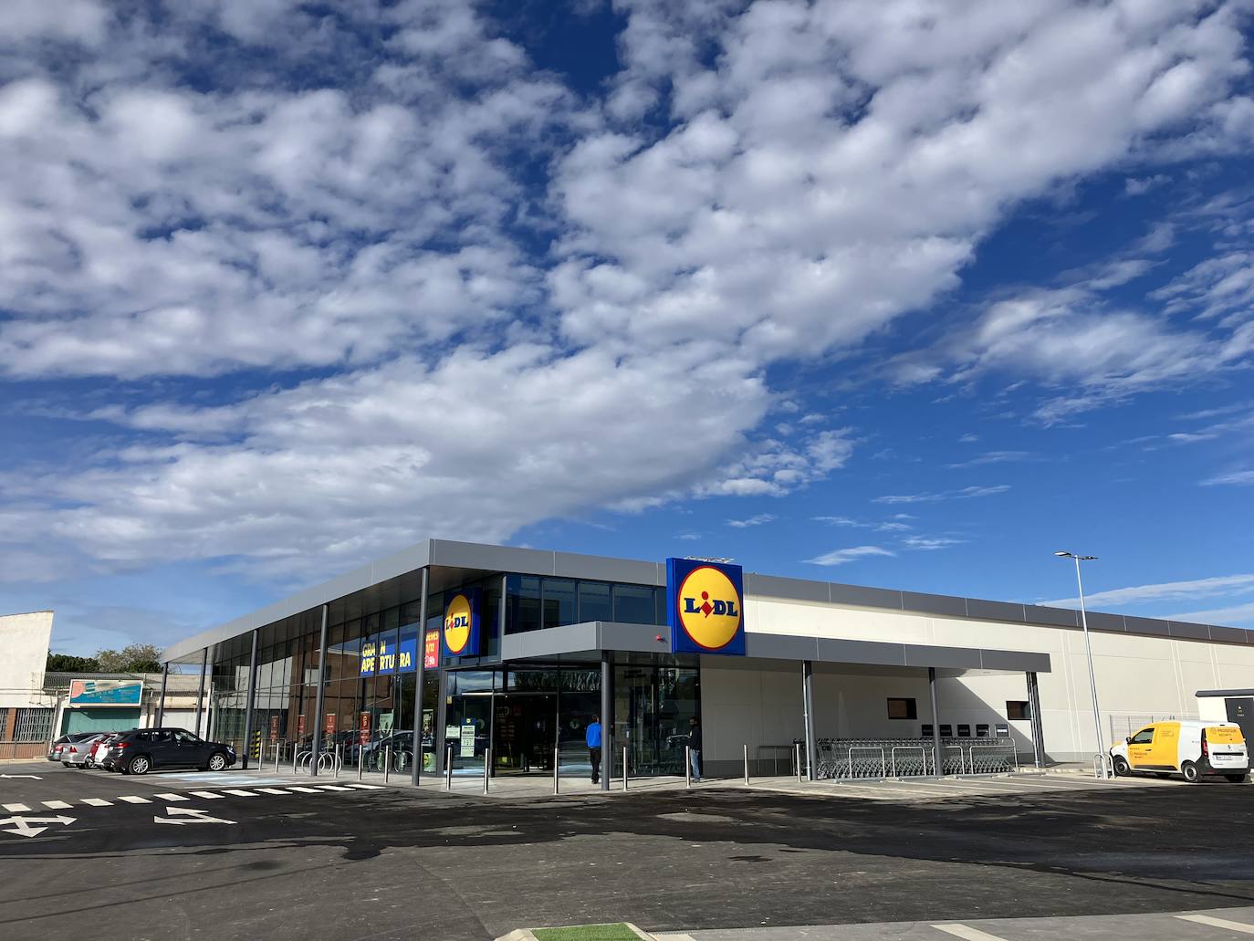 Exterior del nuevo establecimiento de Lidl en Calahorra. 