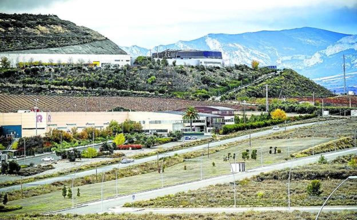 El nuevo centro se emplazará cerca de la bodega Viña Real de Laguardia, un edificio singular por su tina de 30.000 metros cuadrados. 