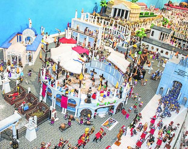 El belén de Playmobil reúne más de 5.000 muñecos.