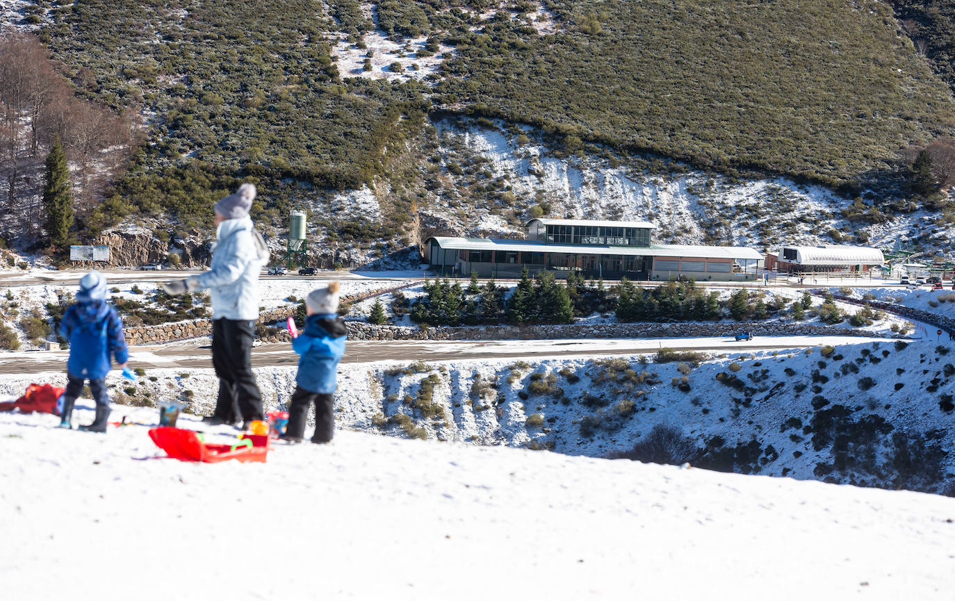 Fotos: Las estampas que dejan el frío y la nieve en La Rioja