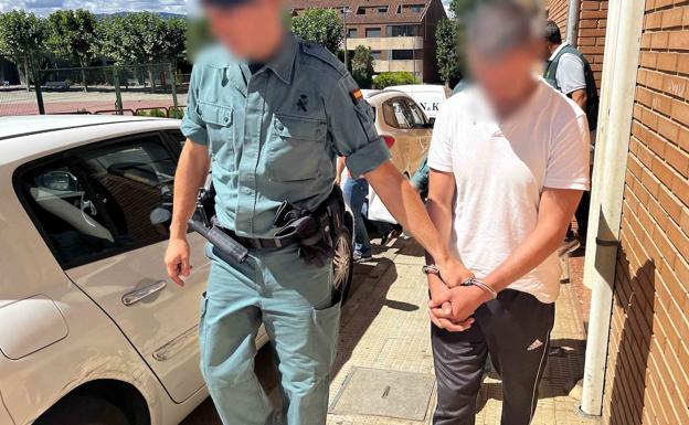 Galería. Detenido un francotirador que disparaba desde su casa a viviendas y centros escolares de Villamediana