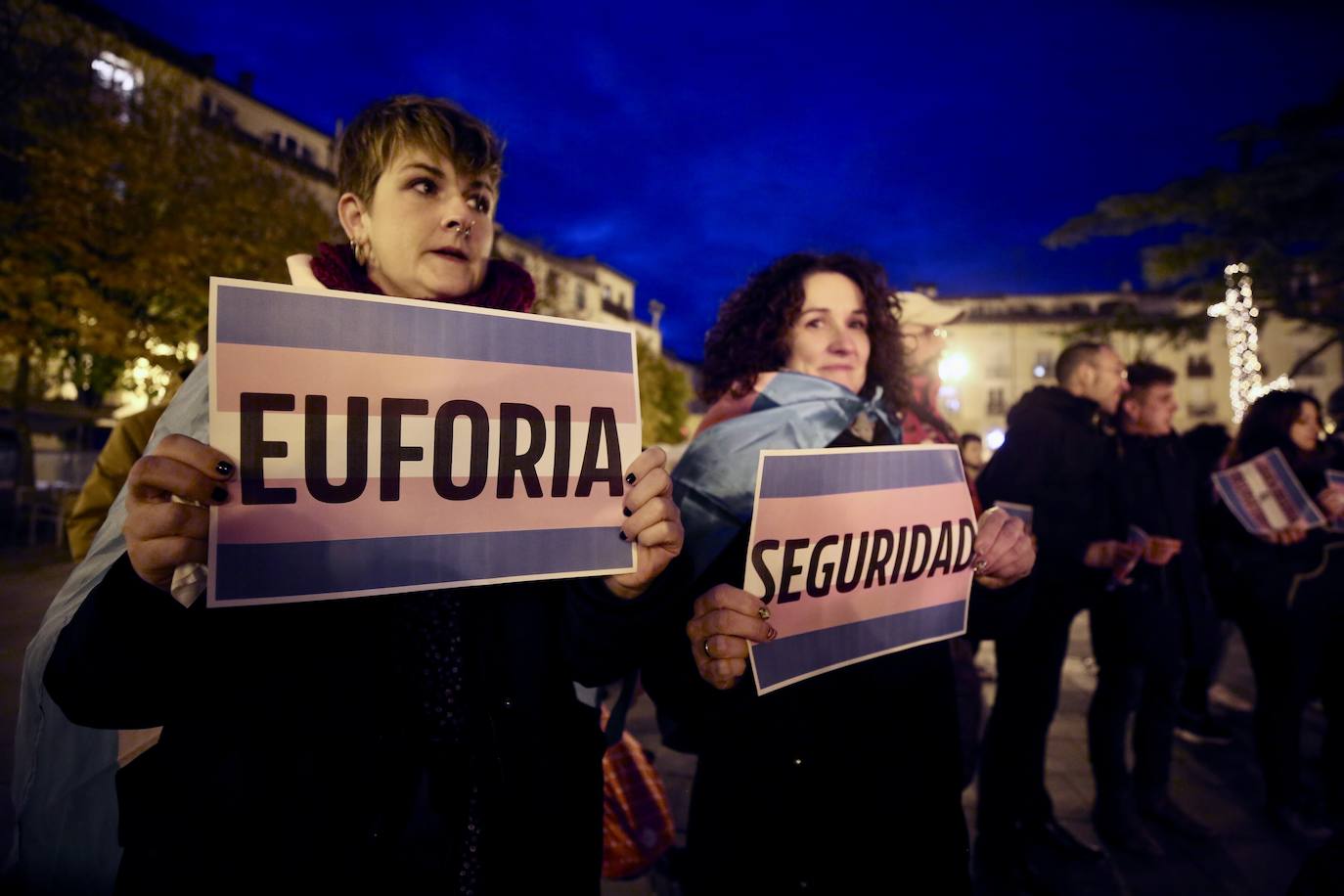 Fotos: Gylda y Marea Arcoíris reclaman con una protesta en Logroño una ley trans «sin recortes»