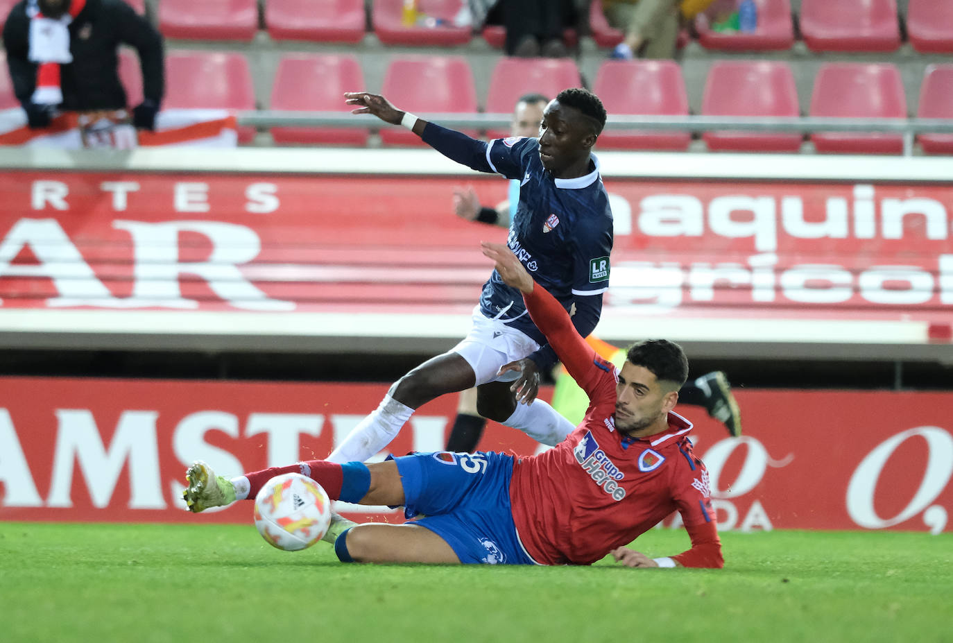 Fotos: El partido de la UD Logroñés frente al Numancia en Los Pajaritos