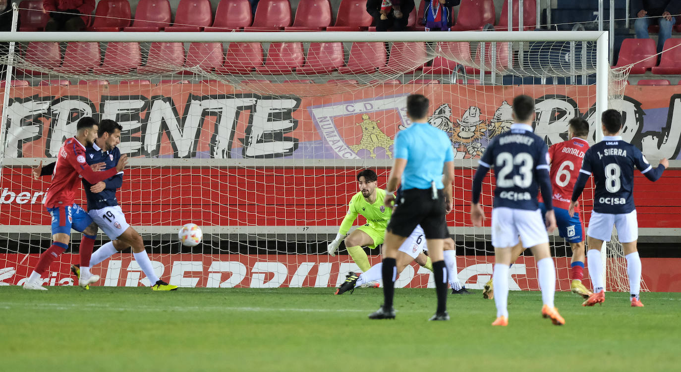 Fotos: El partido de la UD Logroñés frente al Numancia en Los Pajaritos