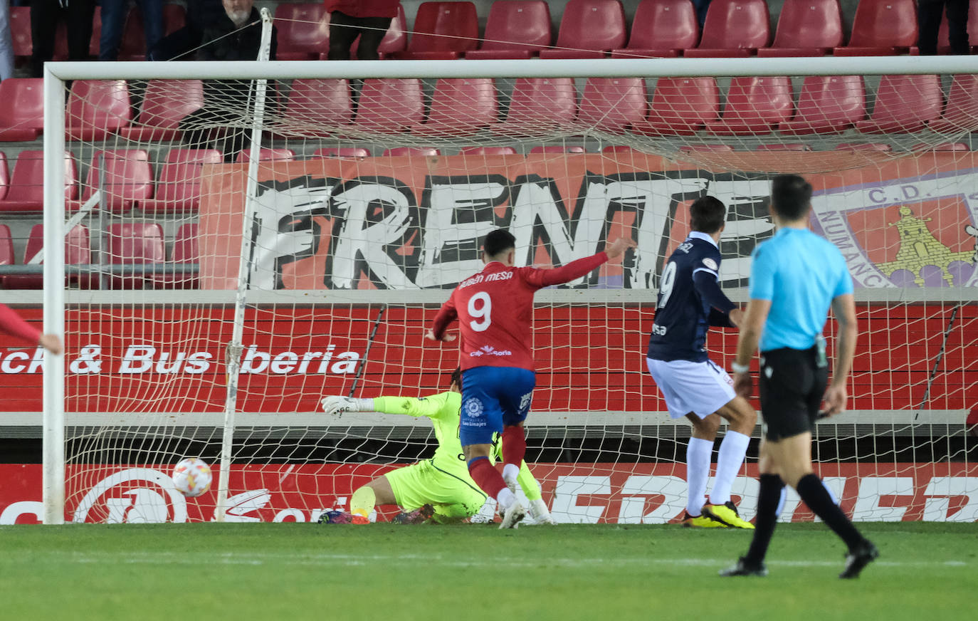 Fotos: El partido de la UD Logroñés frente al Numancia en Los Pajaritos