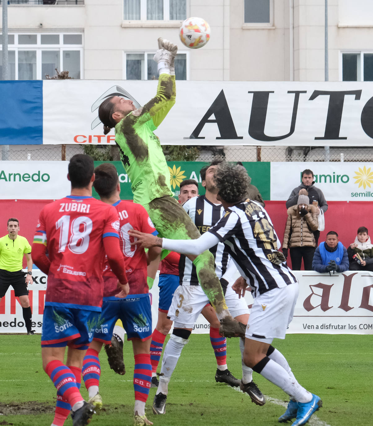 Fotos: El Calahorra empata con el Castellón