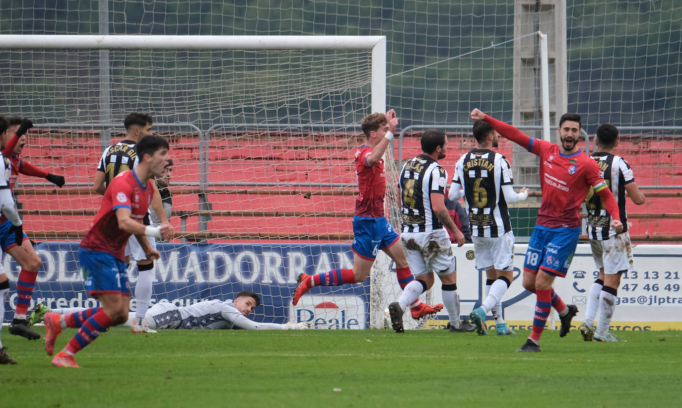 Fotos: El Calahorra empata con el Castellón