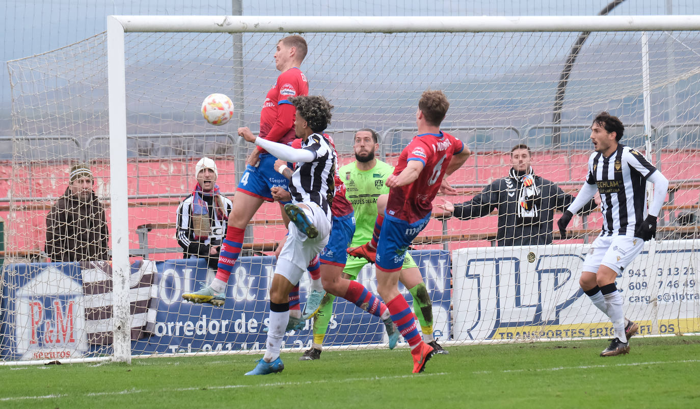 Fotos: El Calahorra empata con el Castellón