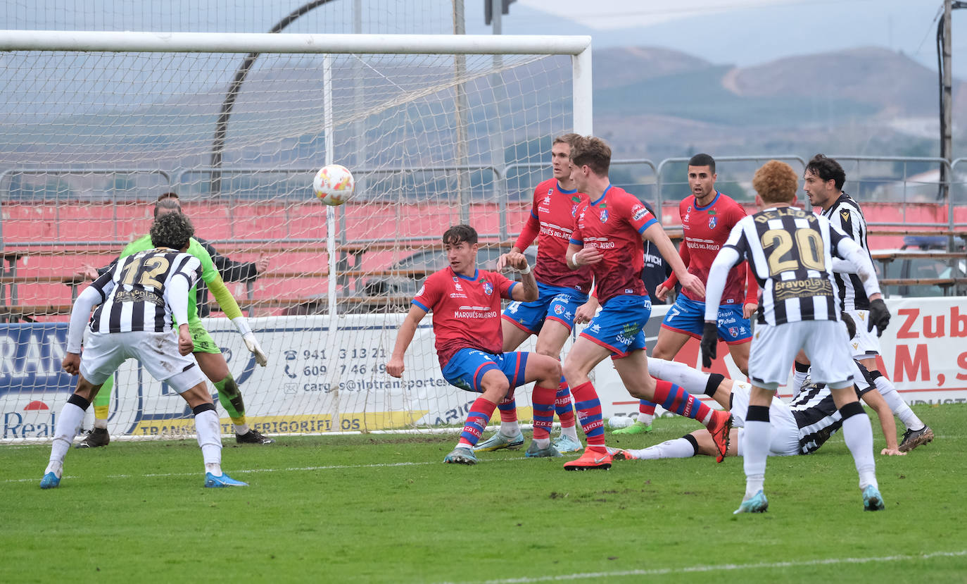 Fotos: El Calahorra empata con el Castellón
