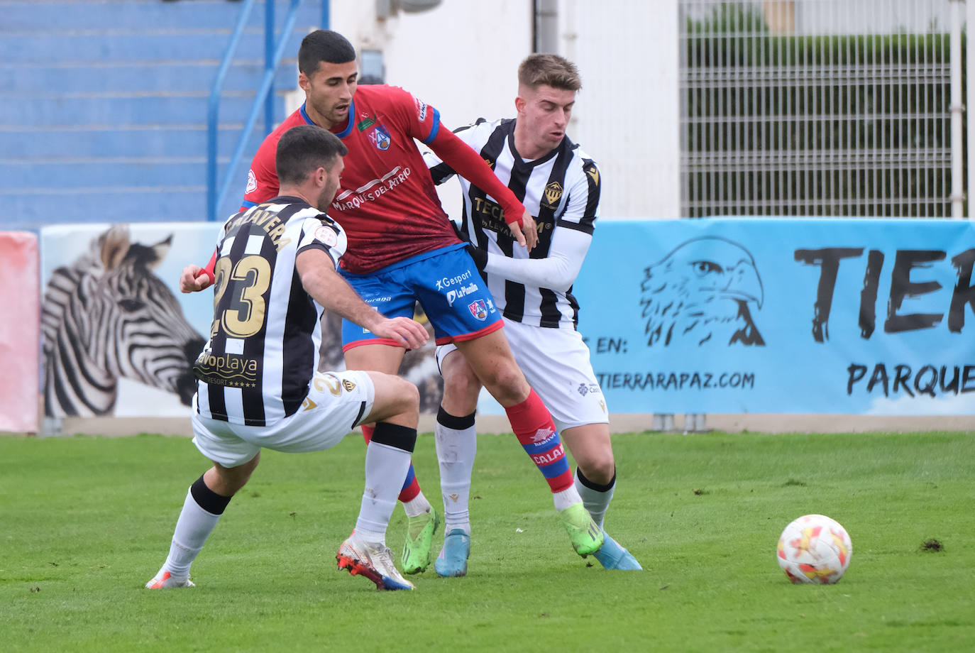 Fotos: El Calahorra empata con el Castellón