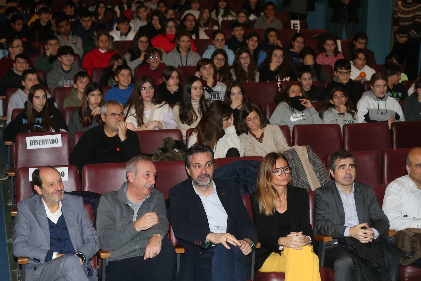 Fotos: Jornada sobre los riesgos de las redes sociales en el IES D&#039;Elhúyar