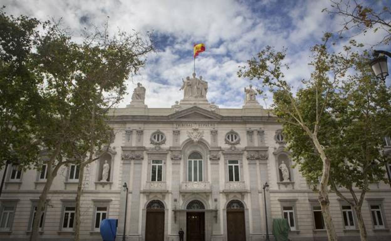 El Supremo rebaja otra condena por abusos sexuales, de nueve a cuatro años y medio