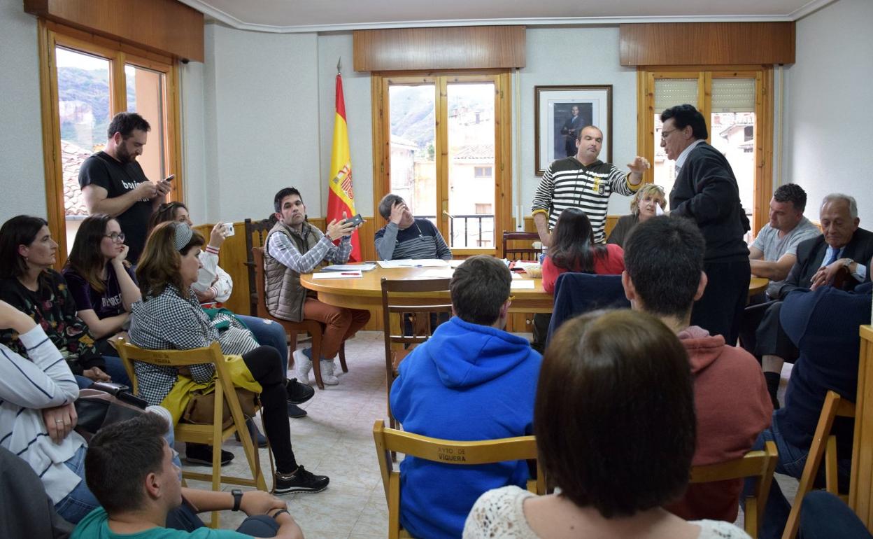 Santibáñez, en un pleno de mayo de 2018, dos meses después de su detención, en el que se resistía a dejar la Alcaldía. 