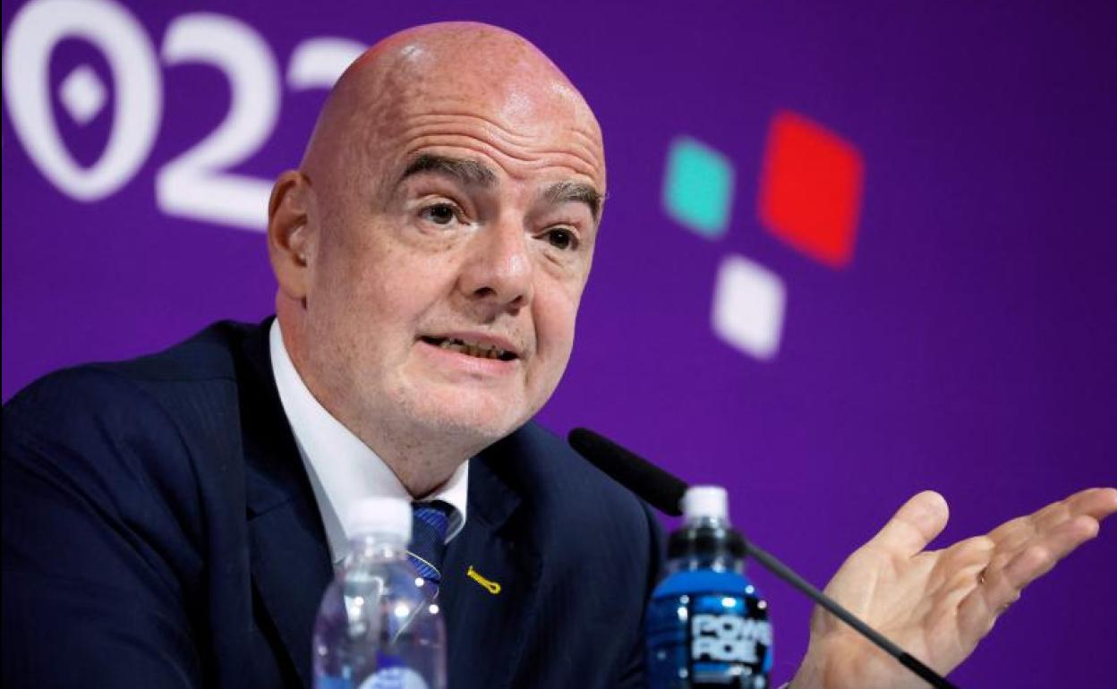 Gianni Infantino, durante la rueda de prensa que ha ofrecido en Qatar. 