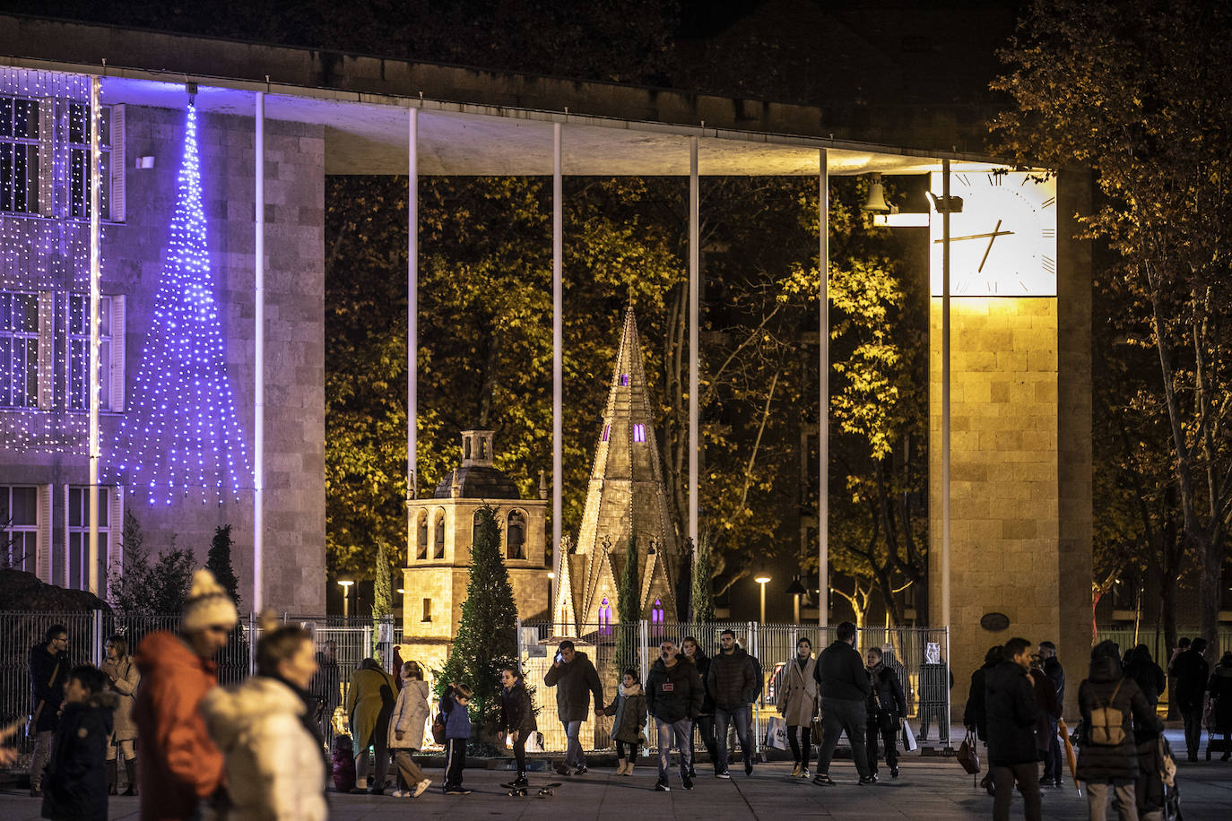 Fotos: Una visita nocturna al belén de Logroño