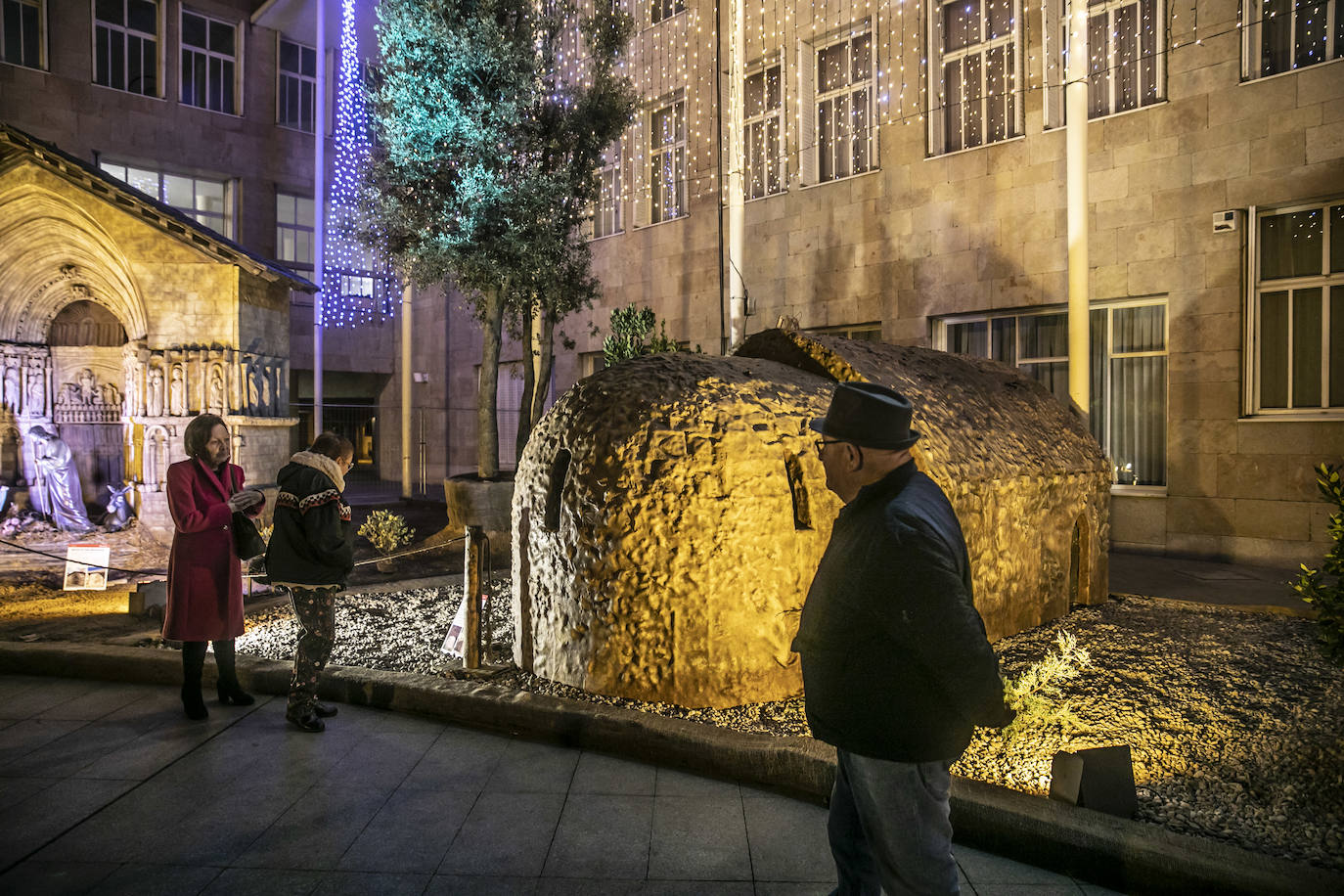 Fotos: Una visita nocturna al belén de Logroño