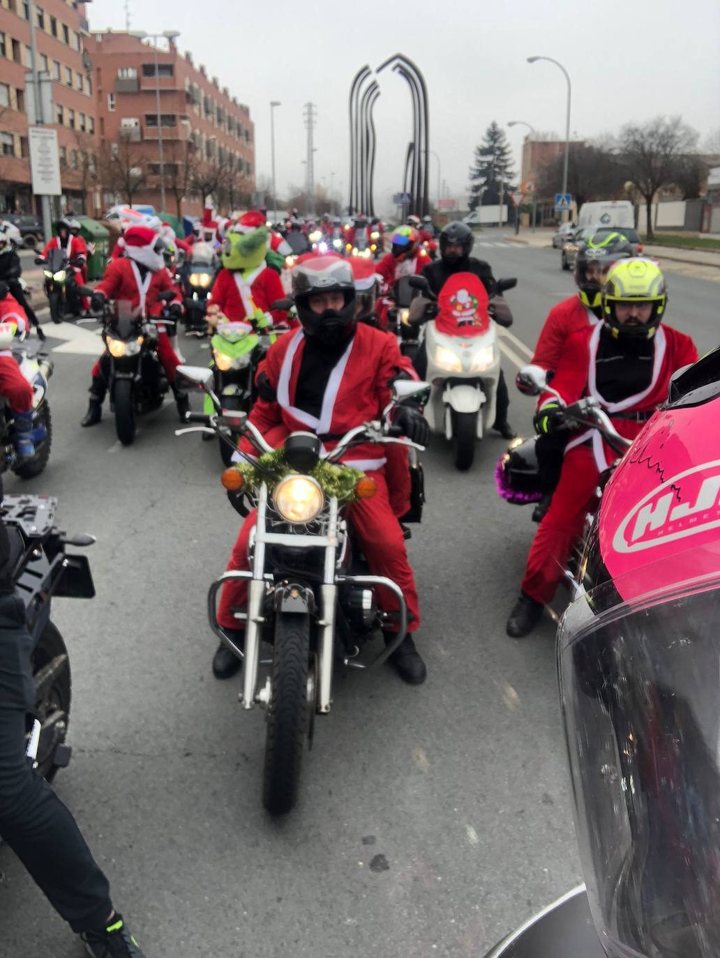 Fotos: Imagen de la Papanoelada organizada por la Asociación Motorista Correcaminos