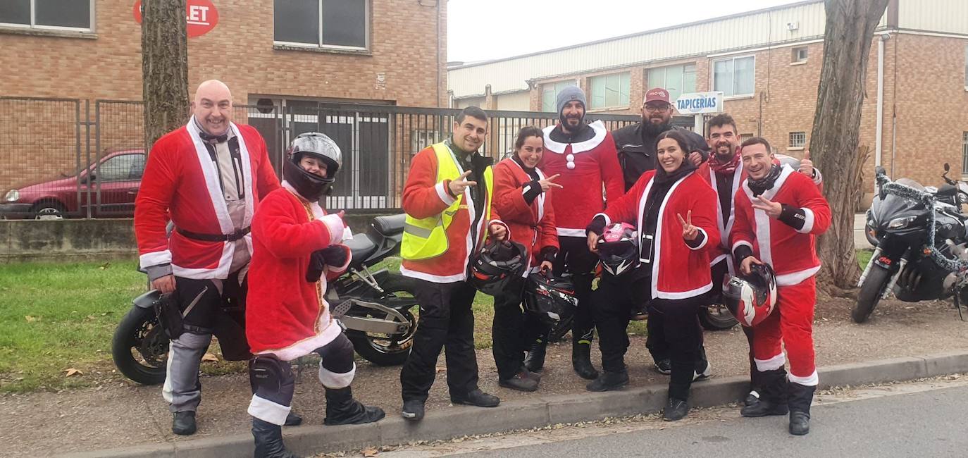Fotos: Imagen de la Papanoelada organizada por la Asociación Motorista Correcaminos