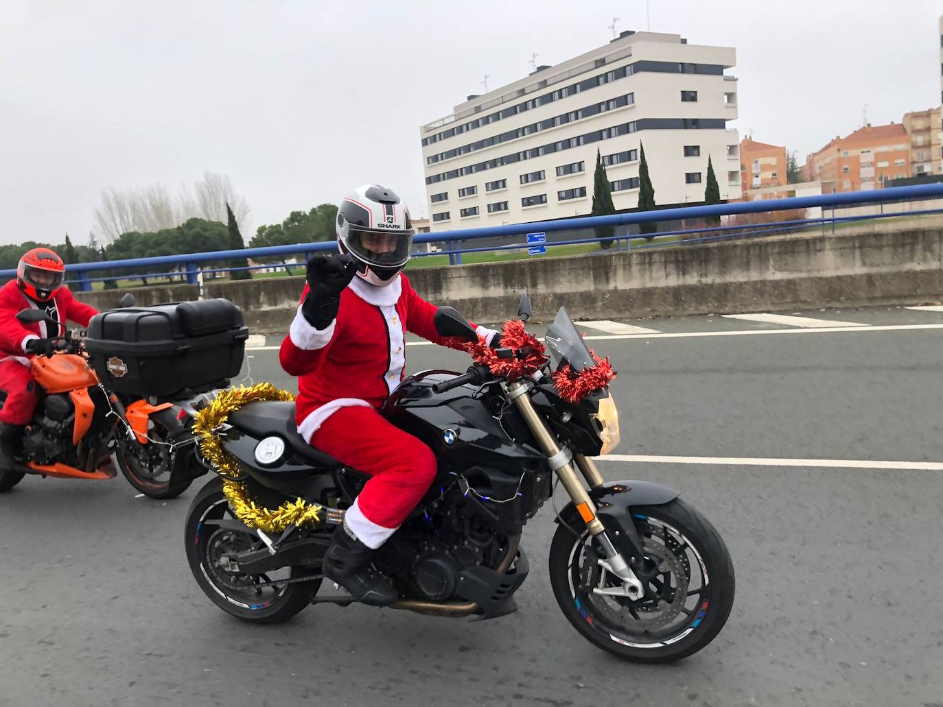 Fotos: Imagen de la Papanoelada organizada por la Asociación Motorista Correcaminos