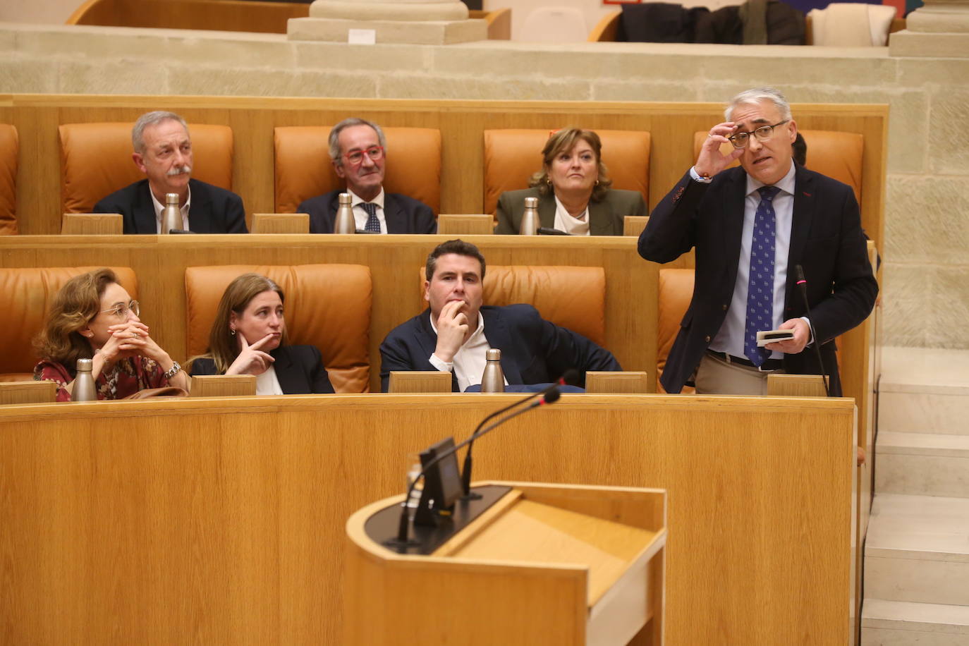 Fotos: El PP abandona el pleno y estudia un recurso de amparo ante el TC por la ley del Parque Natural del Alto Najerilla