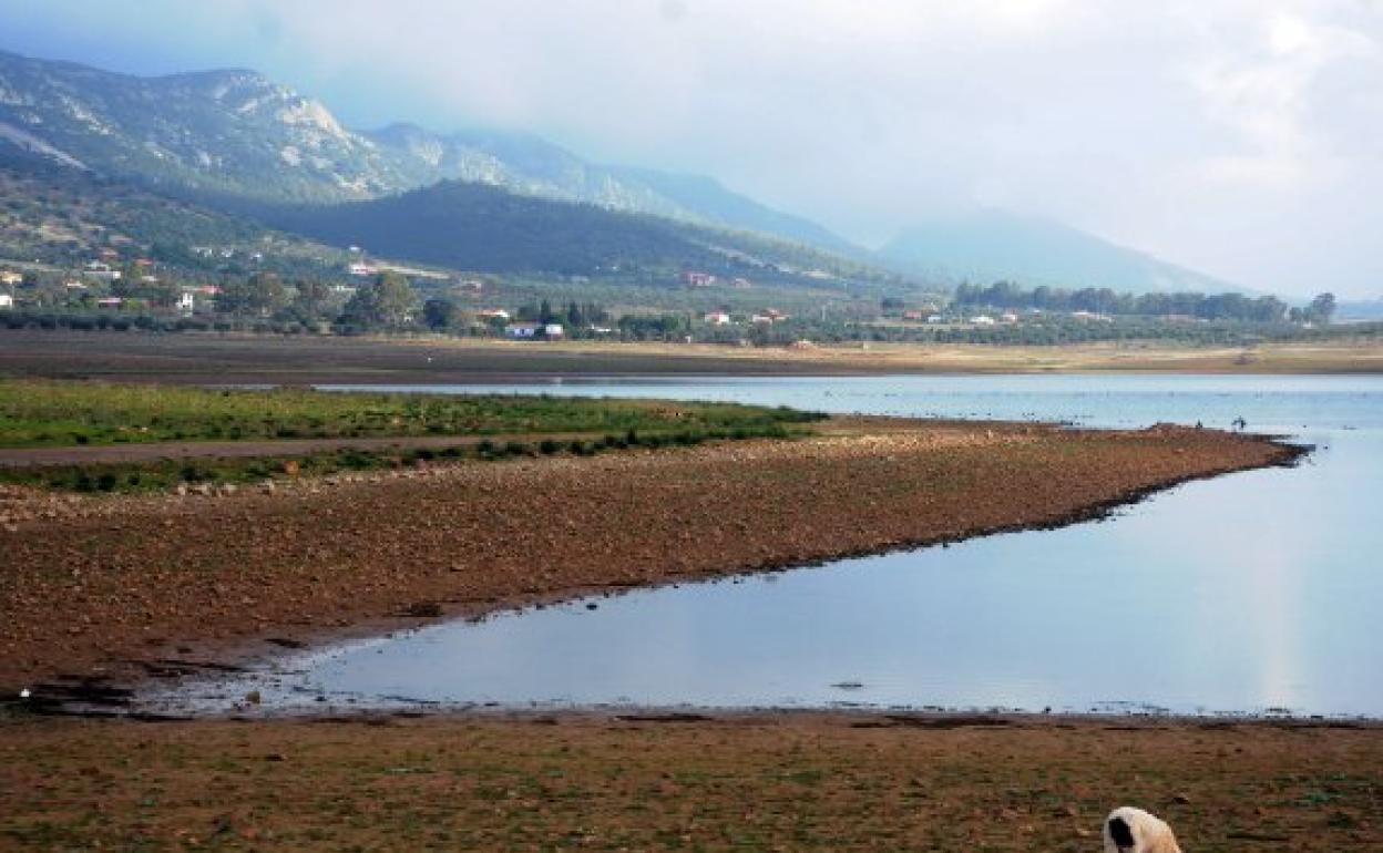 Embalse de Alange, en Badajoz, que se encuentra al 14% de su capacidad.