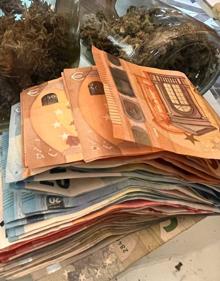 Imagen secundaria 2 - Detenidos dos hombres y desmantelado un laboratorio y punto de venta de droga en Alesanco