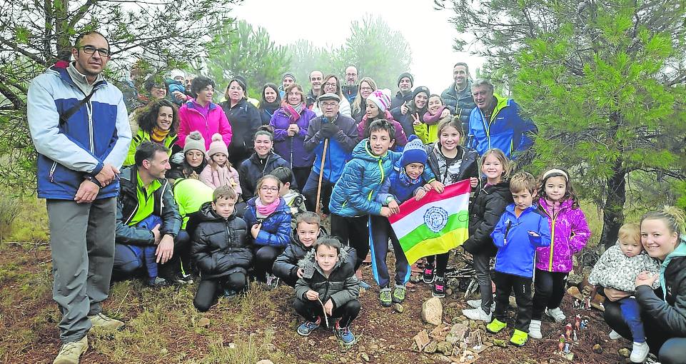 El Club de Montaña Emetebe de Pradejón en el monte Tío Borde.