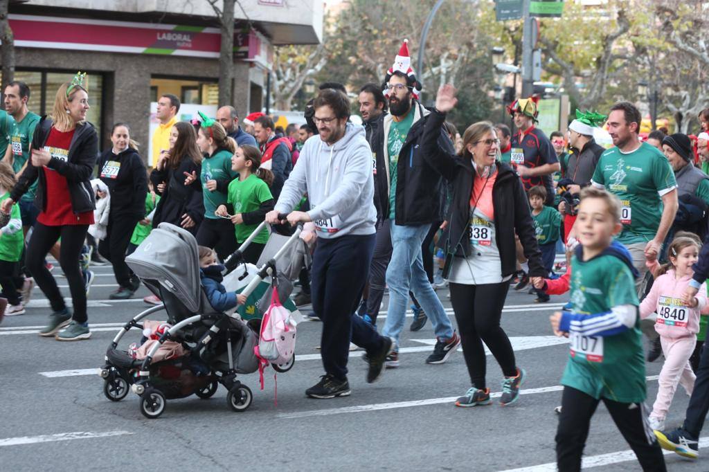 Fotos: Disfraces y buen humor para la mini San Silvestre en Logroño