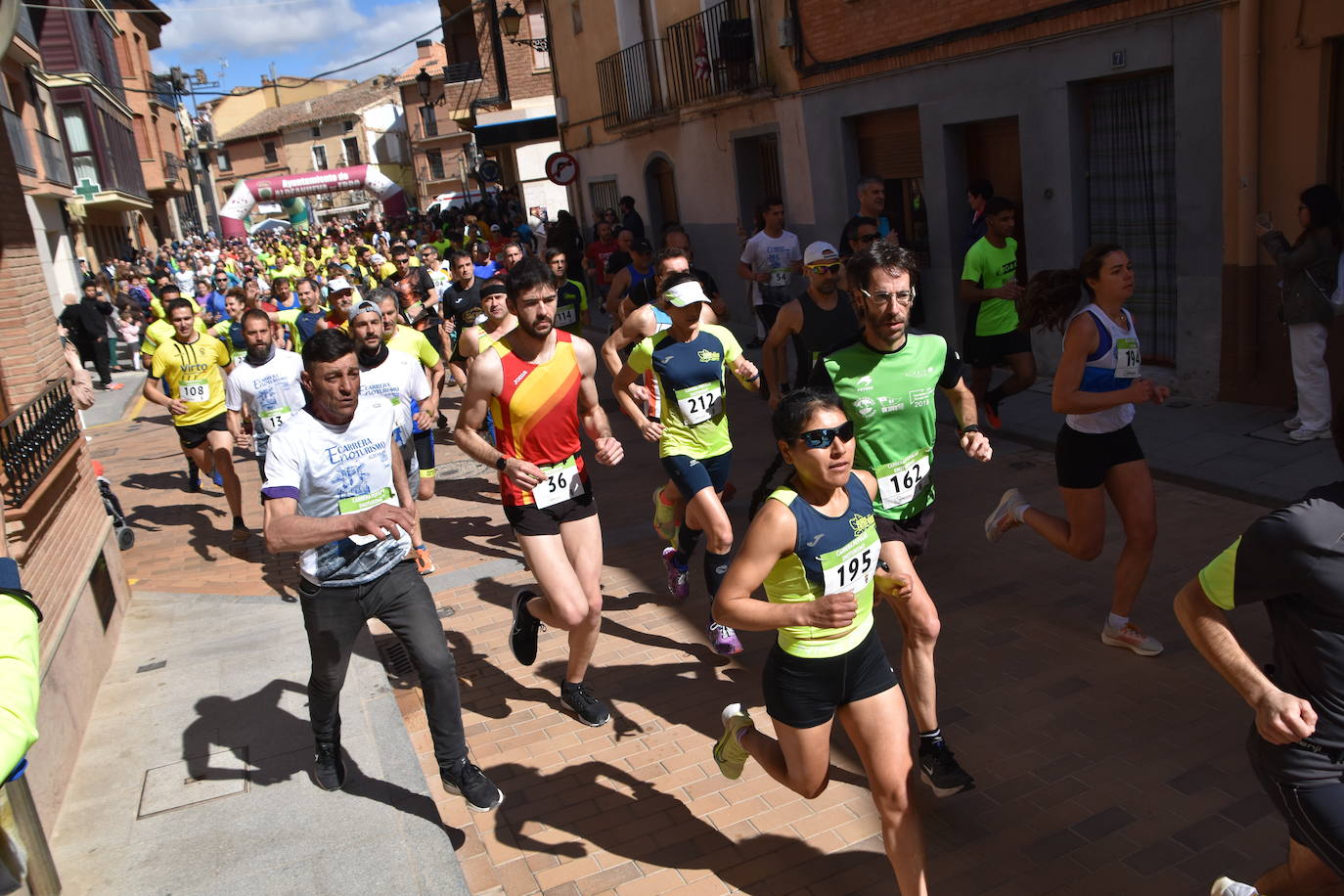 Pérez e Izal ganan en Aldeanueva