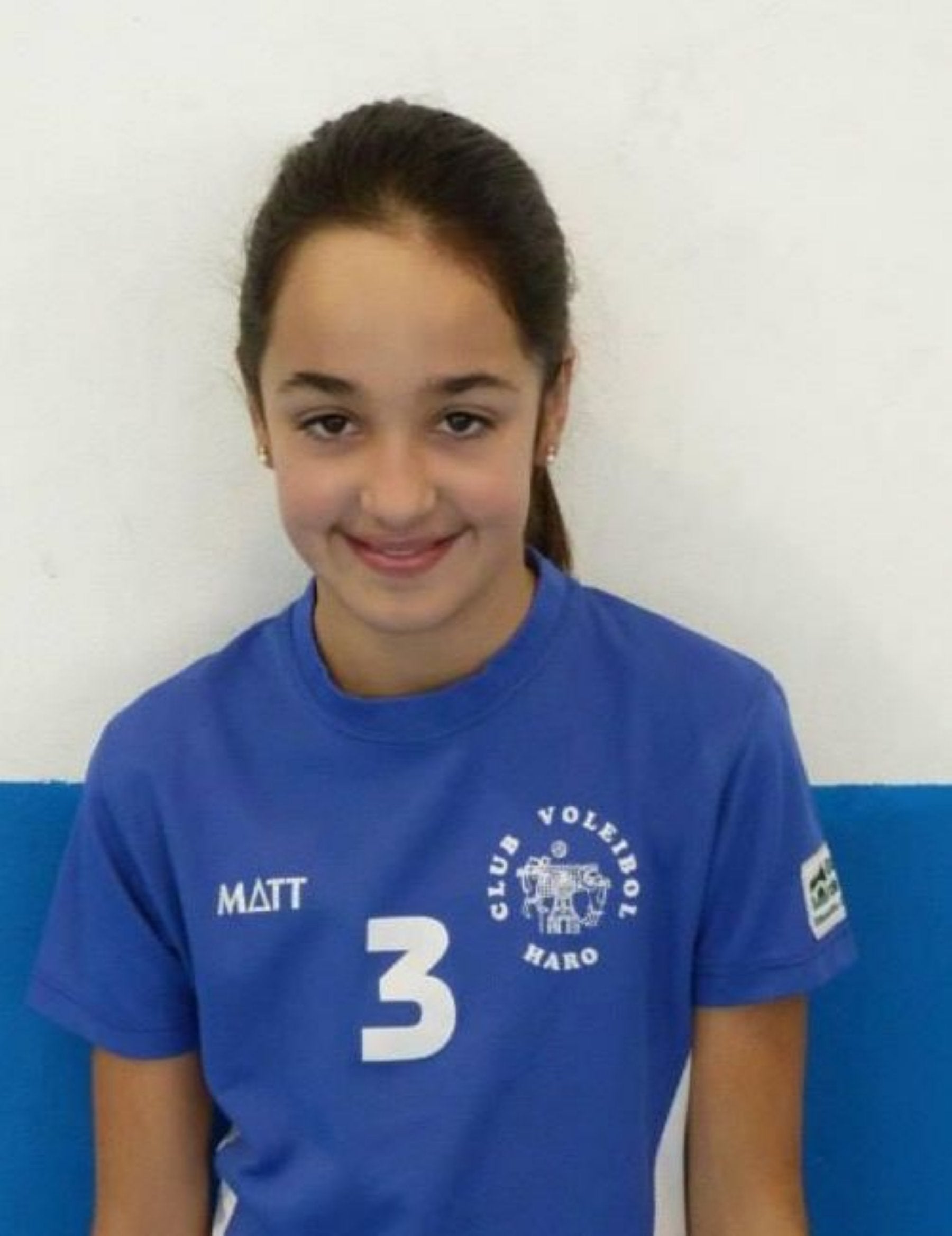 Vega Lope en su etapa escolar y en la actualidad.