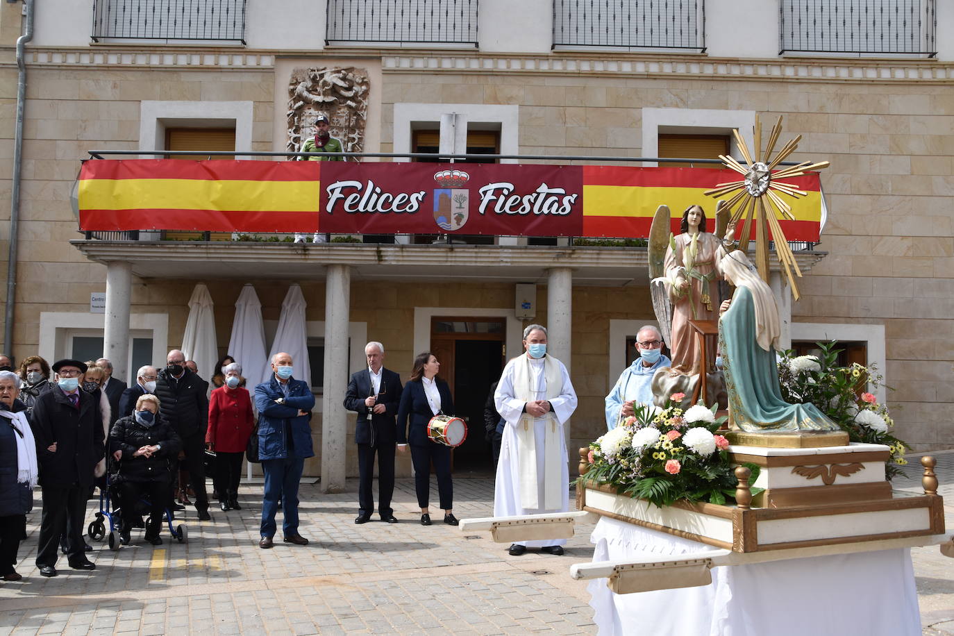 El cohete abre hoy cuatro días de fiestas de La Anunciación en El Villar de Arnedo