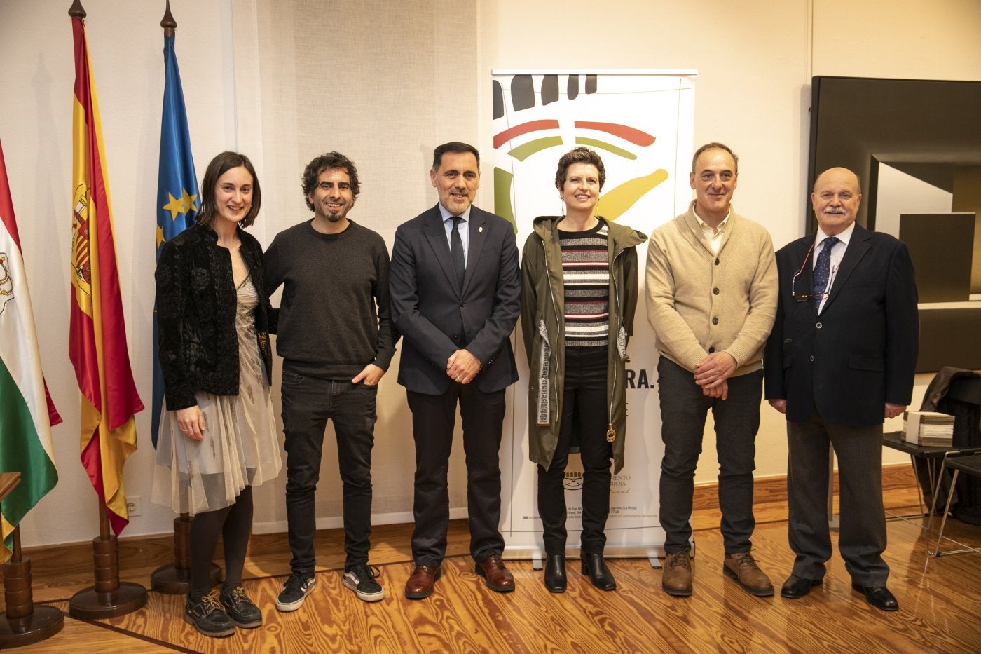 Foto de los premiados del XIII Certamen Nacional de Pintura del Parlamento de La Rioja.