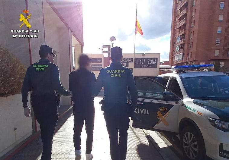 Arrestados dos delincuentes habituales tras ser sorprendidos asaltando una casa en Albelda