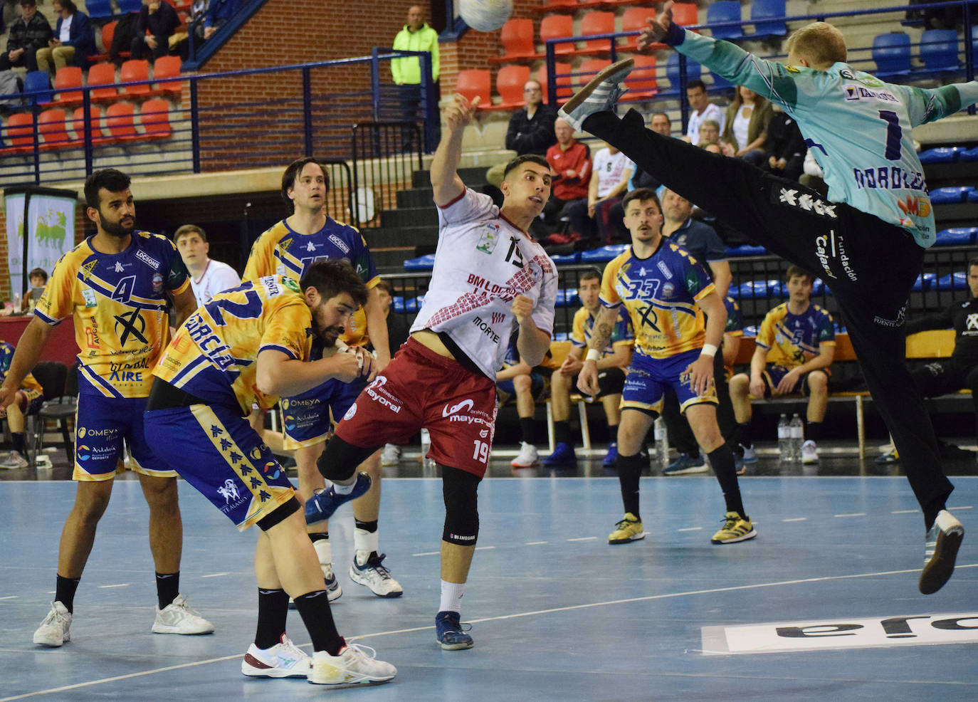 Gol riojano ante el Puente Genil.