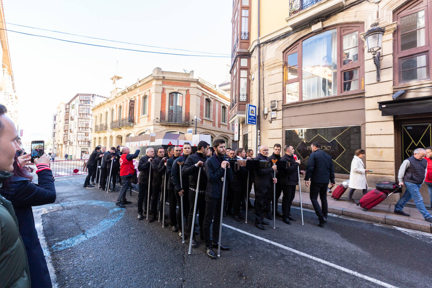 La solidaridad de las cofradías de la Flagelación y Jesús Nazareno