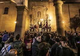 La comitiva toma Portales en dirección a la Plaza Amós Salvador.