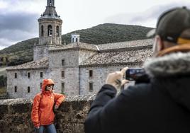 Turistas en San Millán.