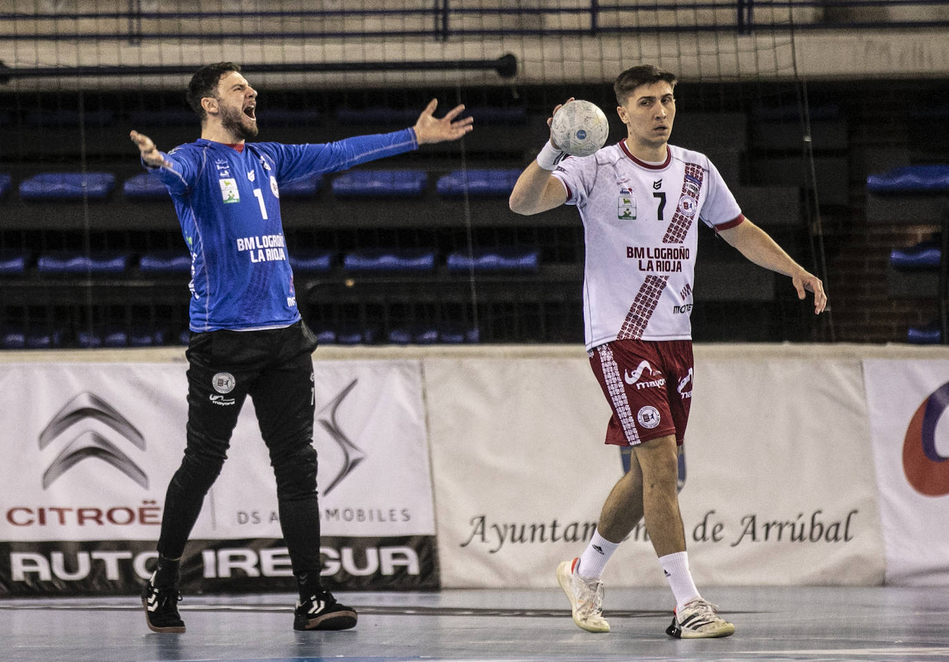 El Logroño continúa en la lucha por Europa tras ganar al Cangas